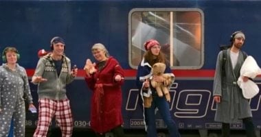 احتجاجات فى اوروبا بالبيجاما 