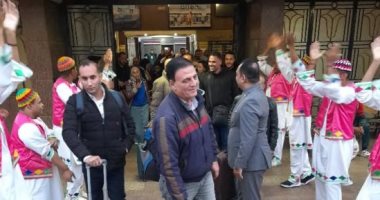 قطار الشباب ينعش السياحة الداخلية بأسوان في الموسم الشتوي.. شباب مصر يتجولون فى المزارات الأثرية.. الأفواج تصل أسبوعيا وإقامة فندقية واستقبال فلكلوري حافل.. ومتحف النوبة والسد العالي أبرز المزارات.. صور