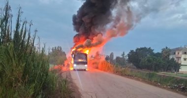 حريق يلتهم أتوبيس بكفر الشيخ