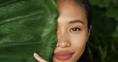 3 وصفات طبيعية لتوحيد لون البشرة والتخلص من البقع الداكنة 