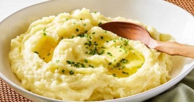 طريقة عمل البطاطس البيوريه بـ 4 وصفات مختلفة.. ولادك هيحبوها 