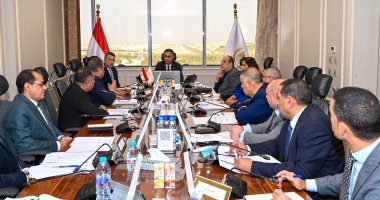 اجتماع لوزير التموين مع رؤساء شركات المطاحن التابعة للقابضة للصناعات الغذائية