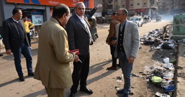 محافظ الغربية في جولة مفاجئة بشارع الترعة بالمحلة ويوجه بدفع معدات النظافة