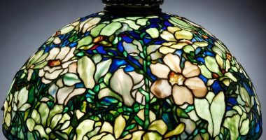 مصباح تيفانى يضىء منصة المزاد ببيع قياسى بلغ 4.4 مليون دولار