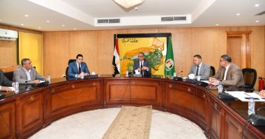 محافظ الفيوم يوجه بسرعة إخلاء المنشآت الحكومية الصادر بشأنها قرارات إزالة