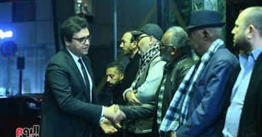 مثقفون وفنانون فى عزاء الناشر محمد هاشم بمسجد عمر مكرم