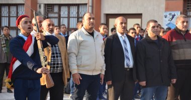 رئيس مياه الجيزة يتفقد المدرسة الثانوية الفنية لمياه الشرب والصرف الصحى.. صور