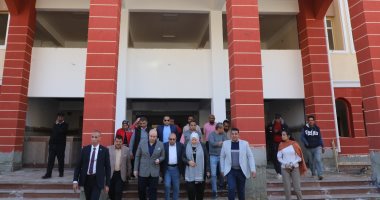 محافظ بنى سويف يتفقد مشروع إنشاء أول مدرسة دولية حكومية