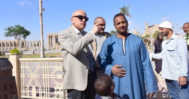 محافظ الأقصر فى جولة بالشوارع والميادين لمتابعة التجميل وحركة المرور.. صور