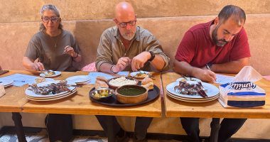 بعد نجاح المشروع القومى فى حصد جائزة الأغا خان العالمية للتراث.. انطلاق النسخة الثانية من برنامج مائدة إسنا لإحياء المطبخ التراثى.. وتدريب السيدات على البصارة والعدس والشلولو و40 وصفة توارثتها الأجيال.. صور