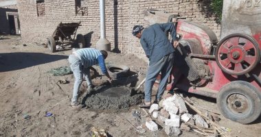 مدينة أرمنت تستجيب للمواطنين وتحل أزمة غرفة صرف صحى بدون غطاء فى أرمنت الحيط