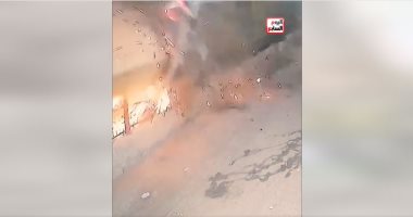 لحظة سقوط حاويات من قطار طوخ (فيديو)