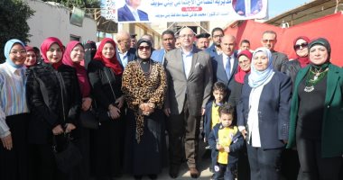 محافظ بني سويف يتفقد معرض الأسر المُنتجة ضمن مشروعات التمكين الاقتصادى