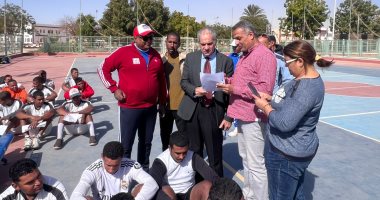 رئيس جامعة أسوان يتفقد الامتحانات العملية بعلوم الرياضة