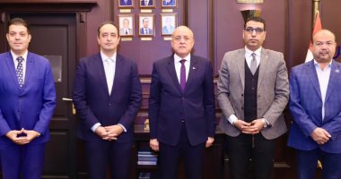 محافظ الأقصر ومدير مكافحة الإدمان يدشنان مبادرة للتوعية بخطورة المخدرات