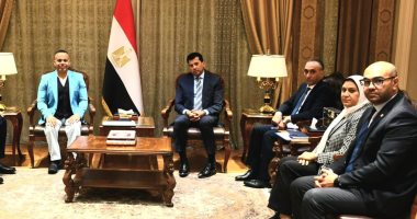 وزير الرياضة يلتقي البطل البارالمبي شريف عثمان