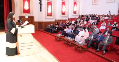 قصائد تتغنى بلغة الضاد فى بيت الشعر بالشارقة.. صور