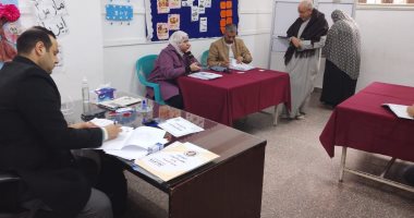 الشباب وكبار السن.. تنوع الفئات المشاركة فى الإعادة بانتخابات النواب في المطرية