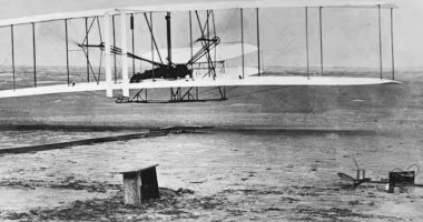 فى مثل هذا اليوم.. ولادة عصر الطيران الحديث.. اعرف الحكاية