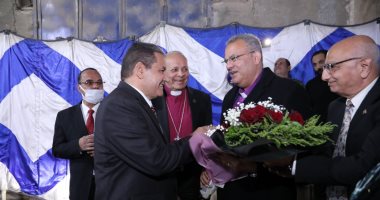 رئيس الطائفة الإنجيلية يشارك كنيسة جسر السويس الرسولية حفل الشكر