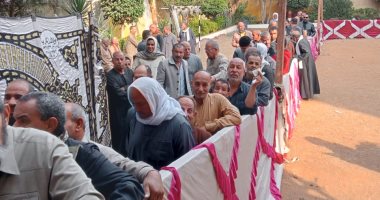 طوابير من الناخبين أمام لجنة الدير بجولة الإعادة بانتخابات مجلس النواب بالقليوبية