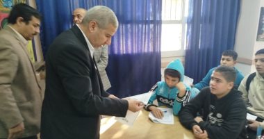 وكيل تعليم الشرقية يتفقد فعاليات مبادرة ساعة خير لمراجعة الإعدادية بالقرين