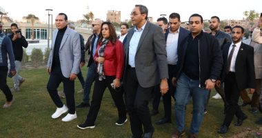 وزيرة التنمية المحلية ومحافظ قنا يتفقدان مشروع تطوير كورنيش النيل