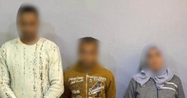 الداخلية تضبط شخصين وسيدة لتوزيعهما أموالا بمحيط لجان قويسنا