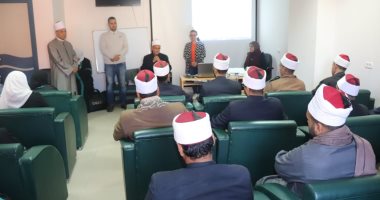 وكيل الأوقاف بسوهاج يتفقد لجان المقابلات الشفوية لاستخراج تصاريح خطابة بالمكافأة