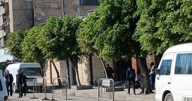 أسرة نيفين مندور تنهى خروج جثمان الفنانة من المشرحة بالإسكندرية.. فيديو