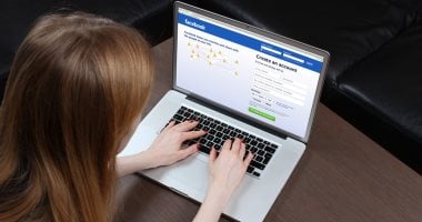 رئيس صندوق المأذونين: المراهنات الإلكترونية وفيس بوك من أسباب الطلاق