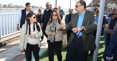 وزيرة التخطيط والتنمية الاقتصادية ووزيرة التنمية المحلية ومحافظ سوهاج يفتتحون محطة المعالجة الثلاثية للصرف الصحى بالهجارسة ويتفقدون الغابة الشجرية.. 1.8 مليار جنيه استثمارات المياه والصرف الصحى بالمحافظة