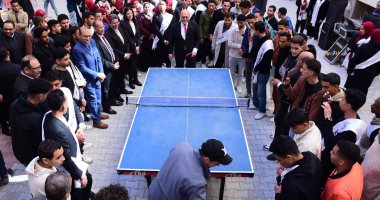 رئيس جامعة سوهاج الأهلية يكرم 53 طالب وطالبة من المشاركين بالأنشطة الطلابية