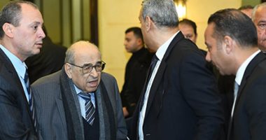 مستشار رئيس الجمهورية يؤدى واجب العزاء فى وزير الثقافة الأسبق محمد صابر عرب