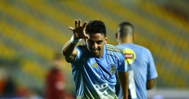 طاهر طاهر لاعب فريق الأهلى