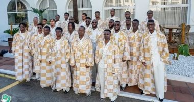 في الكورة : منتخب كوت ديفوار يصل المغرب بالزي التقليدي استعدادًا لأمم أفريقيا.. صور