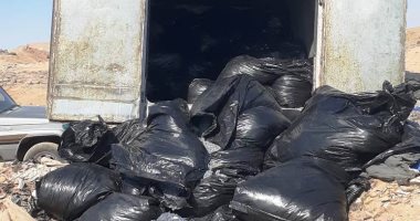 إحباط محاولة إلقاء كميات من النفايات الطبية الخطرة فى الطريق العام بأسوان