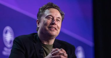 إيلون ماسك يصبح أول شخص فى التاريخ تبلغ ثروته 750 مليار دولار