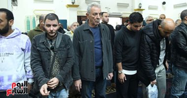 محمود حميدة وأشرف زكى ومنير مكرم يحضرون جنازة الفنانة سمية الألفى.. صور 