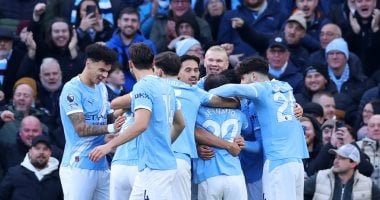 لاعبو مانشستر سيتي يحتفلون بالهدف الأول