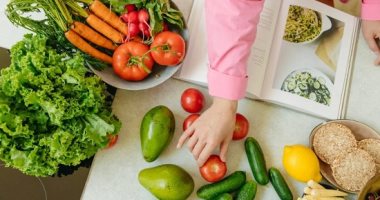 3 نصائح بسيطة لنظام غذائى صحى وصديق للبيئة.. الحرمان التام ليس حلاً 
