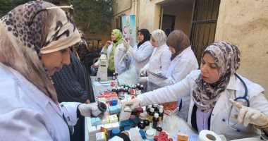 فحص وعلاج 2400 حالة متنوعة من الطيور والأبقار بقافلة بيطرية بقرية الحصة