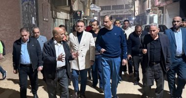 محافظ سوهاج يتابع ضبط الأسعار بالأسواق ورفع الإشغالات بشوارع حى شرق