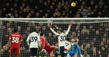 انتصار صعب لليفربول على توتنهام بدون محمد صلاح