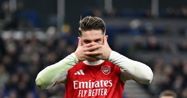 جيوكيريس نجم أرسنال يحتفل بهدف التقدم