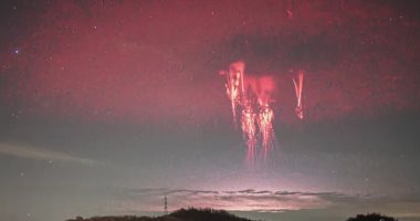 التقاط اثنتين من أندر ظواهر البرق على الأرض تحدث فى وقت واحد.. صورة