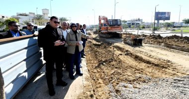 وزير الإسكان يتفقد تطوير الطرق والمحاور بالشيخ زايد