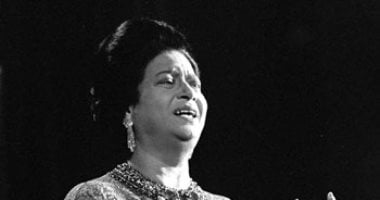 سعيد الشحات يكتب: ذات يوم.. 21 ديسمبر 1969.. سيدة الغناء العربى تسلم تبرعات لصالح المهجرين من مدن القناة ووزير الشؤون الاجتماعية : أم كلثوم سجلت بقلبها أنها إنسانة قبل أن تسجل بصوتها أنها فنانة