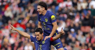 احتفال لاعبو أتلتيكو مدريد أمام جيرونا