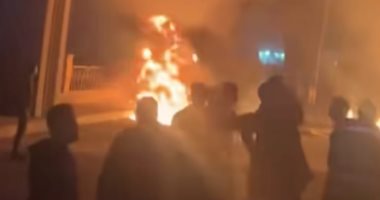 تفاصيل سقوط سيارة تريلا من أعلى الطريق الدائري واندلاع حريق بالطالبية